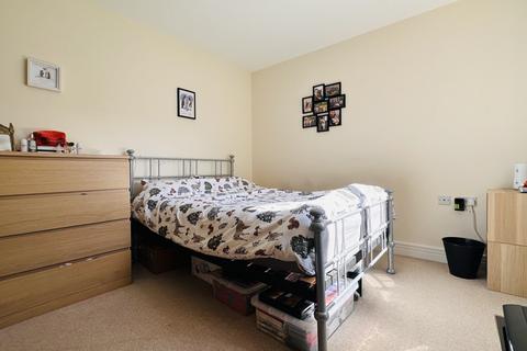 1 bedroom apartment for sale, Bowes Road, Surrey TW18