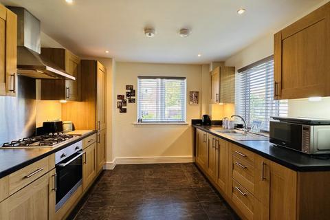 1 bedroom apartment for sale, Bowes Road, Surrey TW18