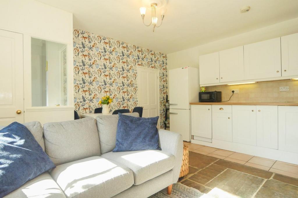 Living room/kitchen
