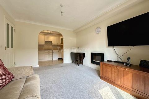 2 bedroom retirement property for sale, Allington Court, Billericay CM11