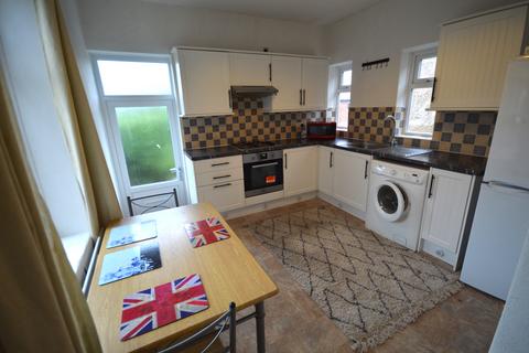 2 bedroom flat to rent, Mitford Gardens, Wideopen NE13