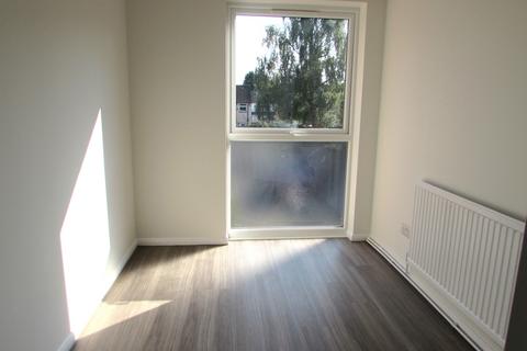 2 bedroom flat to rent, Archery Close, Harrow, HA3