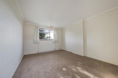 29 Duncroft, Windsor, SL4 4HH