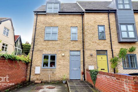 3 bedroom terraced house for sale, All Saints Court, Bury St Edmunds