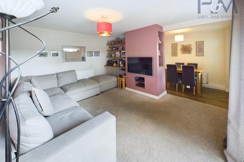 82 Bronte Paths, Stevenage, SG2 0PJ