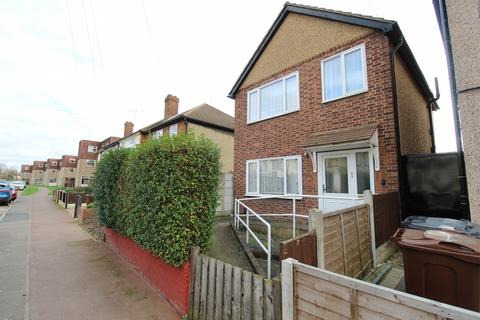 3 bedroom detached house to rent, Salisbury Road, Dagenham, Essex, RM10