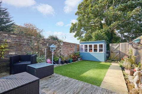 2 bedroom terraced house for sale, St. Peters Road, Lowestoft