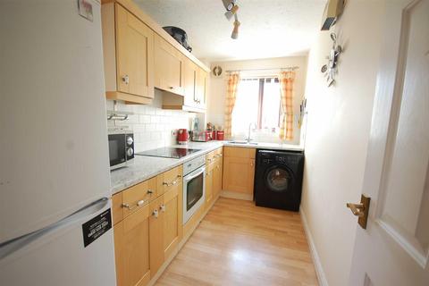 2 bedroom flat to rent, 16 Bilbrook Court, Bilbrook Road, Codsall