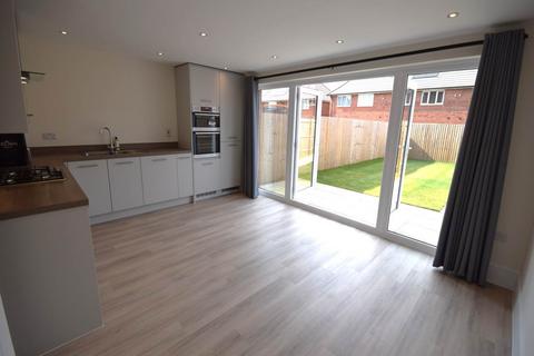 4 bedroom townhouse to rent, Gilder Way, Little Sutton, Ellesmere Port