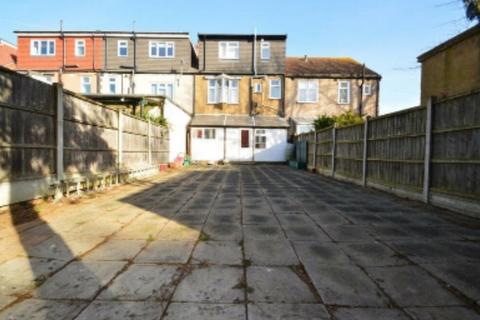 5 bedroom house to rent, Widecombe Gardens, Ilford, Essex, IG4