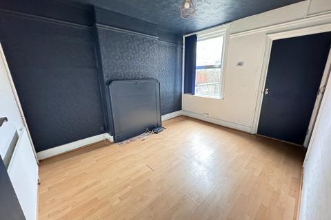 5 bedroom terraced house to rent, Cambridge Street, Luton