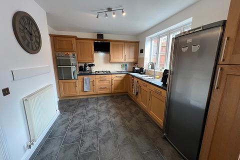 4 bedroom detached house for sale, Cedar Wood Drive, Tonyrefail - Tonyrefail