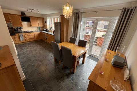 41 Cedar Wood Drive, Tonyrefail, Porth, CF39 8JB