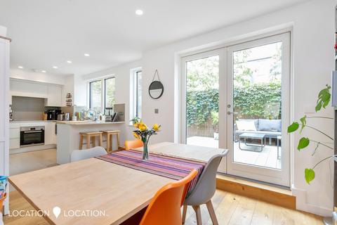 Flat 4, 10 Andre Street, London, E8 2AA