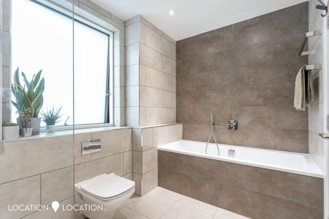 Flat 4, 10 Andre Street, London, E8 2AA