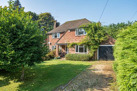 4 bedroom detached house for sale, Hindhead private cul de sac location