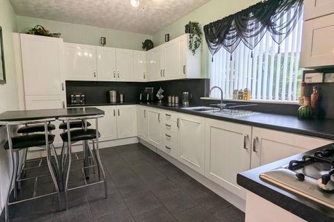 3 bedroom semi-detached house for sale, Linden Avenue, Wigan WN5