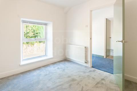75 Heol Gleien, Upper Cwmtwrch, Swansea, SA9 2UF