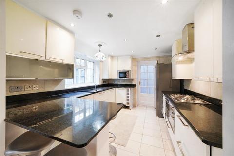 5 bedroom detached house to rent, Sudbury Hill Close, WEMBLEY