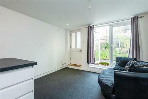 1 bedroom flat for sale, Vicarage Road, London, E10