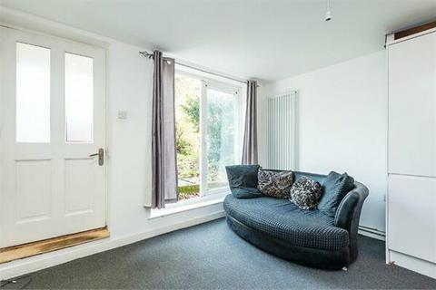 1 bedroom flat for sale, Vicarage Road, London, E10