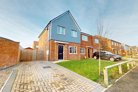 3 bedroom semi-detached house for sale, Lake Shore Road, South Shields, Tyne and Wear, NE34