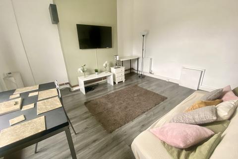 Studio to rent, Liverpool L9