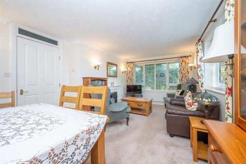 2 bedroom flat to rent, Chestnut Walk, Henley-In-Arden B95