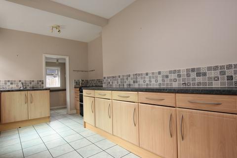 4 bedroom terraced house to rent, Garfield Street, Kettering NN15