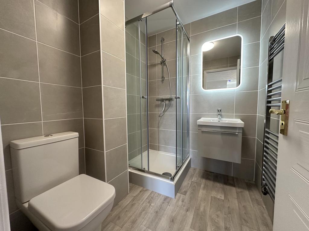 En suite ()