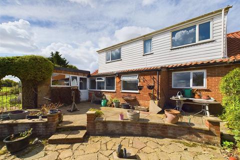 4 bedroom semi-detached bungalow for sale, Swanton Road, Dereham