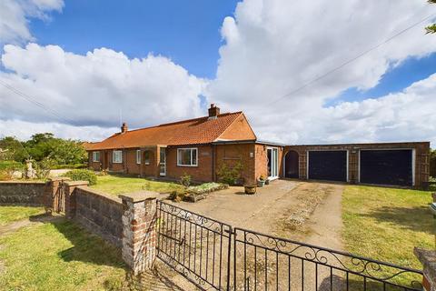 4 bedroom semi-detached bungalow for sale, Swanton Road, Dereham