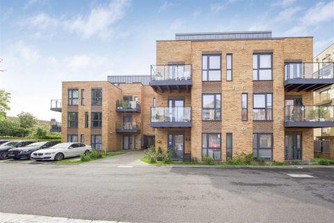 1 bedroom flat for sale, Dominion Court, 763 - 767 London Road, TW3