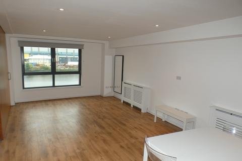 2 bedroom flat to rent, Meadowside Quay Walk, Glasgow G11