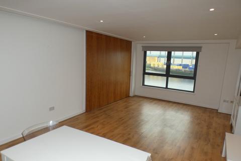 2 bedroom flat to rent, Meadowside Quay Walk, Glasgow G11