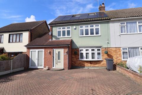 4 bedroom semi-detached house for sale, Vernon Avenue, Rayleigh, SS6