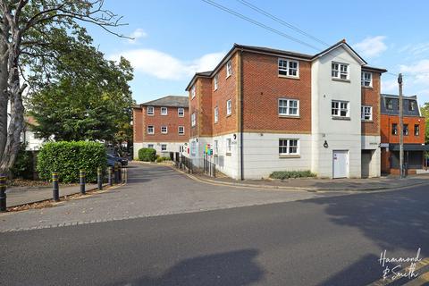 2 bedroom flat for sale, Hemnall Street, Epping CM16