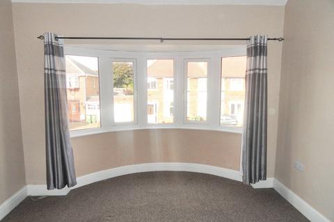 3 bedroom semi-detached house to rent, Francis Avenue, Leicester LE3