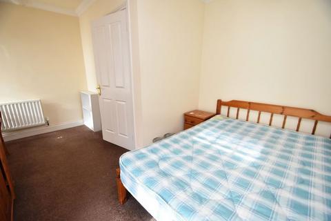 2 bedroom flat to rent, Harrison House, Durham