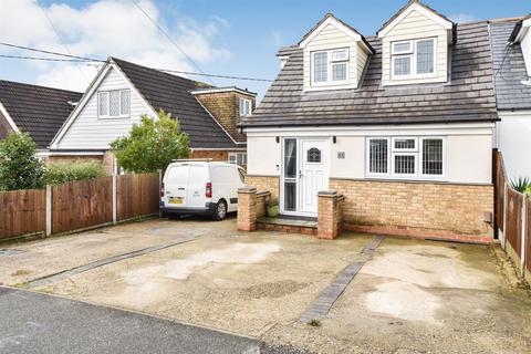 5 bedroom semi-detached house for sale, Hall Farm Road, Benfleet