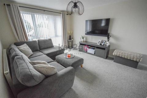 2 bedroom flat for sale, Sheffield Road, Woodhouse, Sheffield, S13