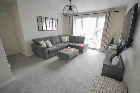 2 bedroom flat for sale, Sheffield Road, Woodhouse, Sheffield, S13