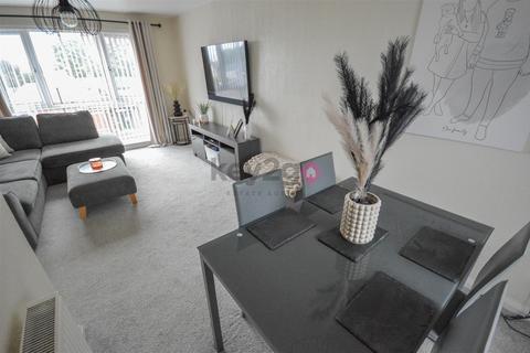 2 bedroom flat for sale, Sheffield Road, Woodhouse, Sheffield, S13