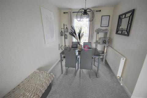 2 bedroom flat for sale, Sheffield Road, Woodhouse, Sheffield, S13