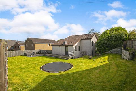 4 bedroom detached house for sale, 8 Stuart Place, Cowdenbeath