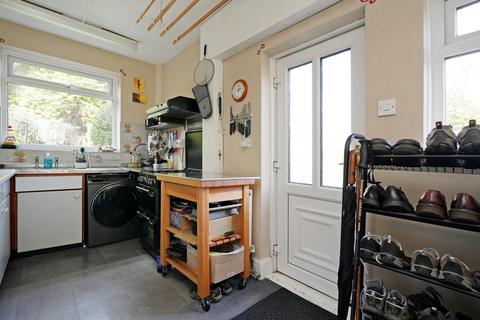 31 Abbeydale Park Crescent, Sheffield, S17 3PA