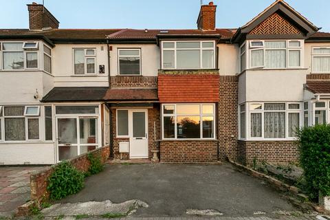 4 bedroom terraced house to rent, Hanson Gardens, Southall, London, UB1