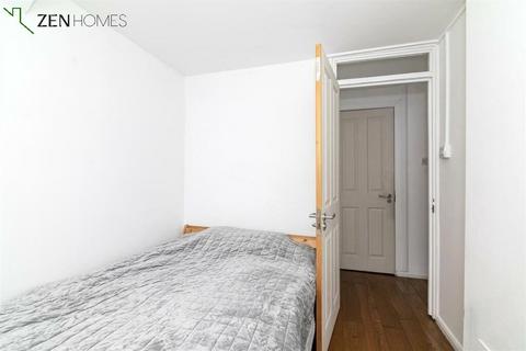 13 Appleby Close, London, E4 9ND