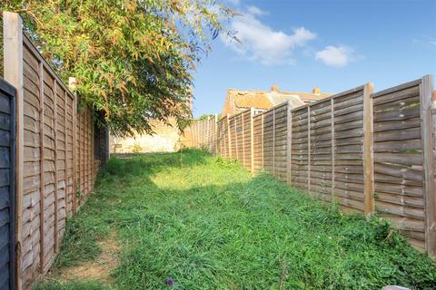 2 bedroom terraced house for sale, High Street South, Rushden NN10