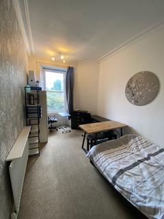 3 bedroom flat to rent, Dalkeith Road , Edinburgh, EH7 5PX